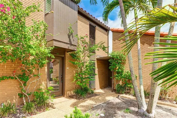 $3,500 | 11 Sandy Cove Road, Unit 8F, Sarasota, FL 34242