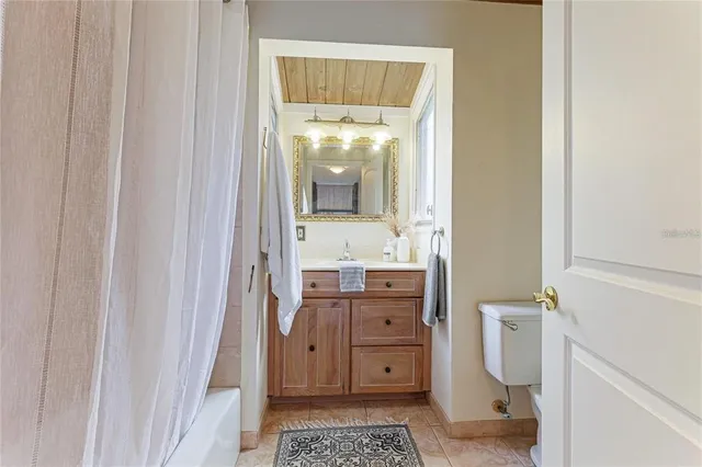 $3,500 | 11 Sandy Cove Road, Unit 8F, Sarasota, FL 34242