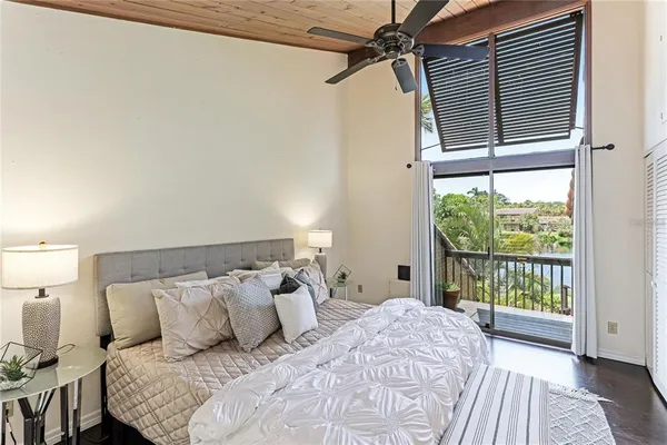$3,500 | 11 Sandy Cove Road, Unit 8F, Sarasota, FL 34242