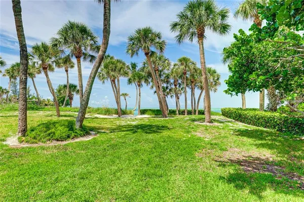 $3,500 | 11 Sandy Cove Road, Unit 8F, Sarasota, FL 34242