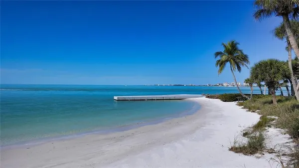 $3,500 | 11 Sandy Cove Road, Unit 8F, Sarasota, FL 34242
