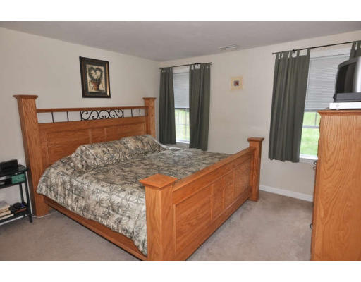 13 B Carroll Road, Unit 2 Grafton, MA 01536 - Photo 4 of 18 Gallery Image 4