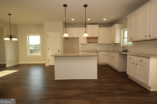 $388,990 | 1806 East Mcintosh Road, Griffin, GA 30223