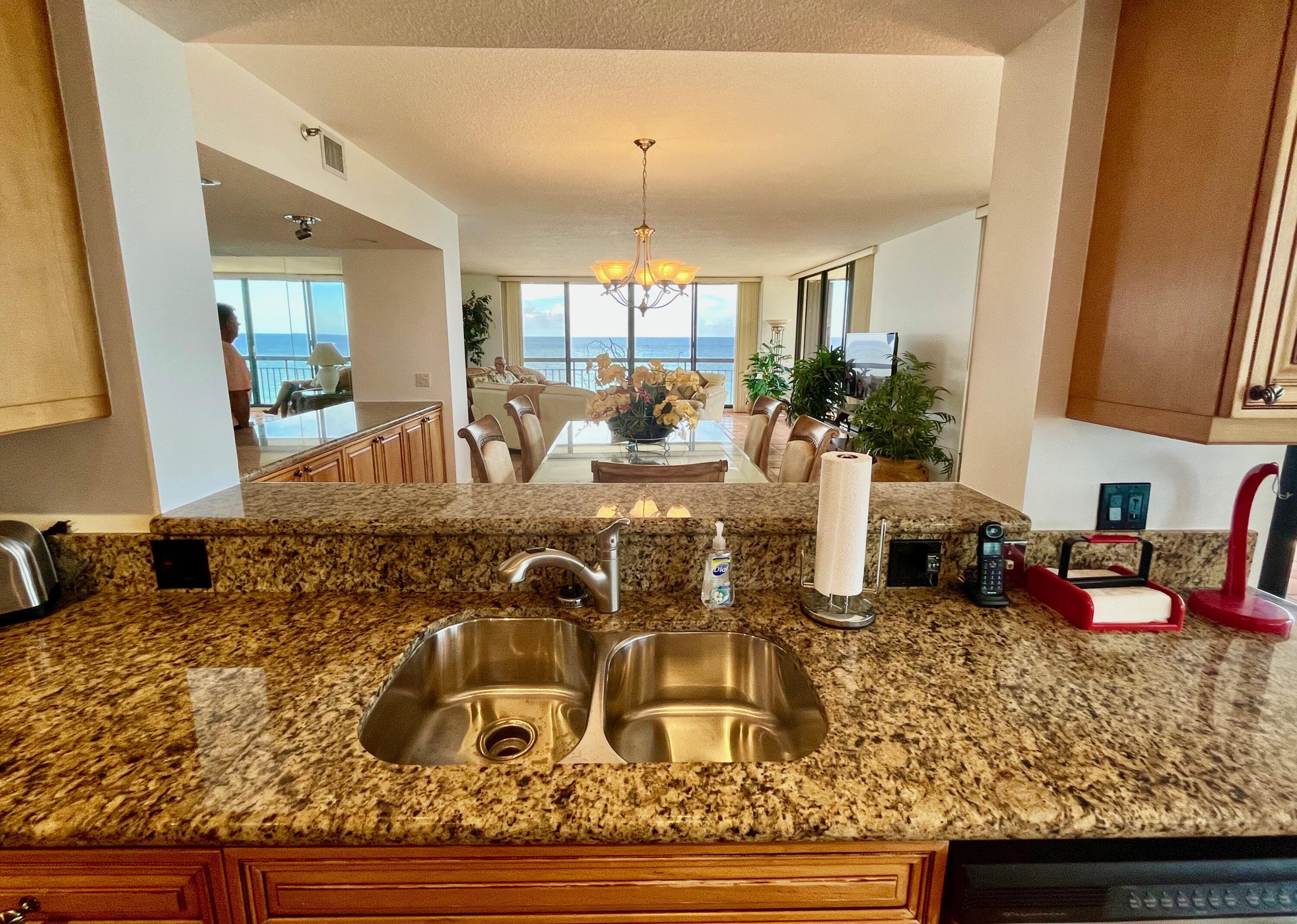 4000 North Ocean Drive, Unit 902 Singer Island, FL 33404 - Photo 14 of 52 DOUBLE KITCHEN SKIN