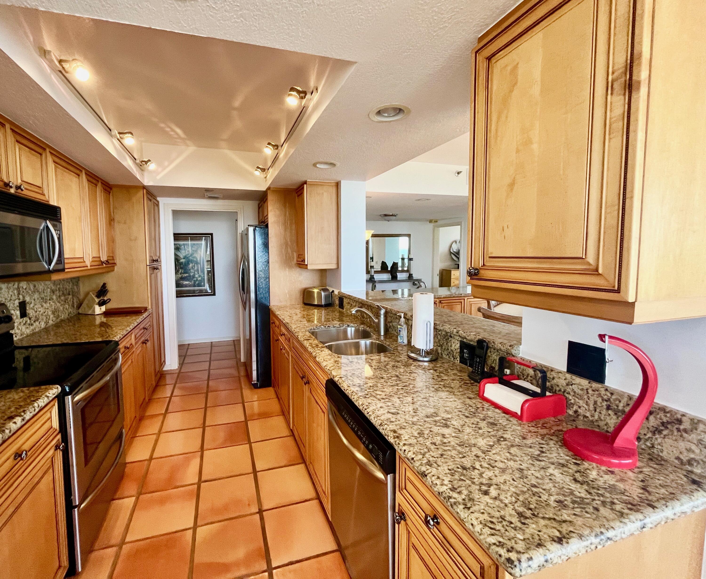 4000 North Ocean Drive, Unit 902 Singer Island, FL 33404 - Photo 16 of 52 GRANITE COUNTERTOPS