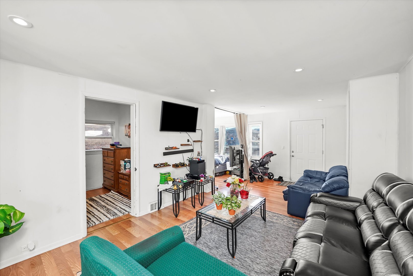 538 Green Bay Road Highwood, IL 60040 - Photo 4 of 46