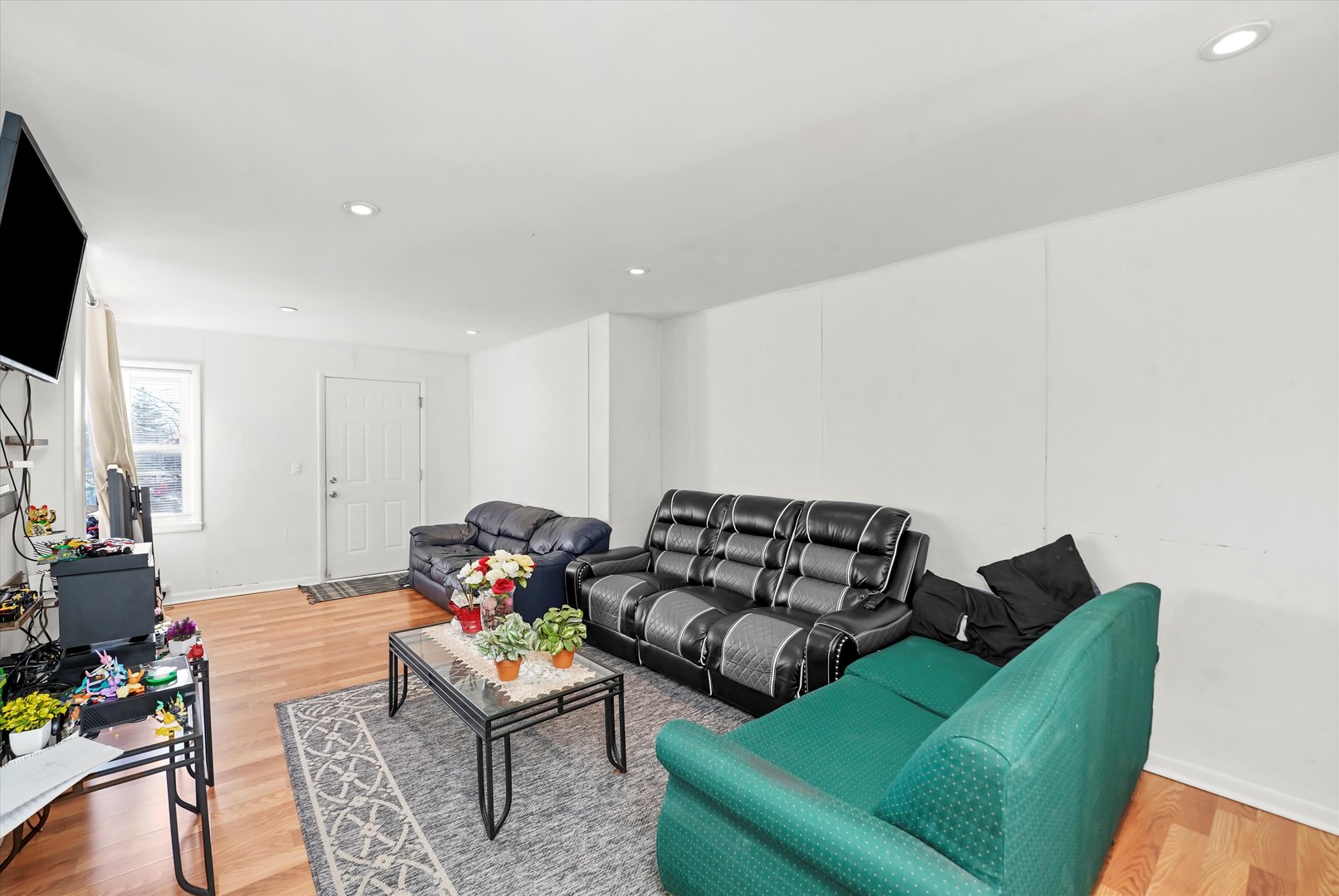 538 Green Bay Road Highwood, IL 60040 - Photo 5 of 46