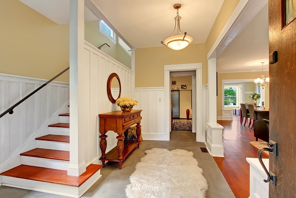 906 18th Avenue East Seattle, WA 98112 - Photo 2 of 15