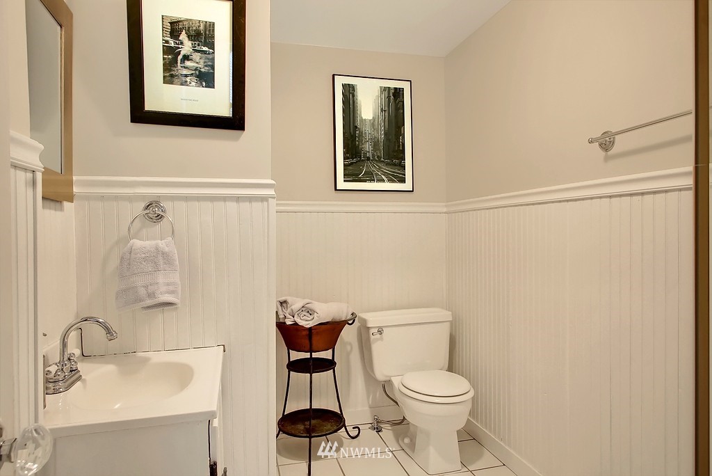 906 18th Avenue East Seattle, WA 98112 - Photo 13 of 15
