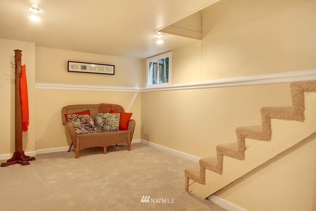 906 18th Avenue East Seattle, WA 98112 - Photo 15 of 15