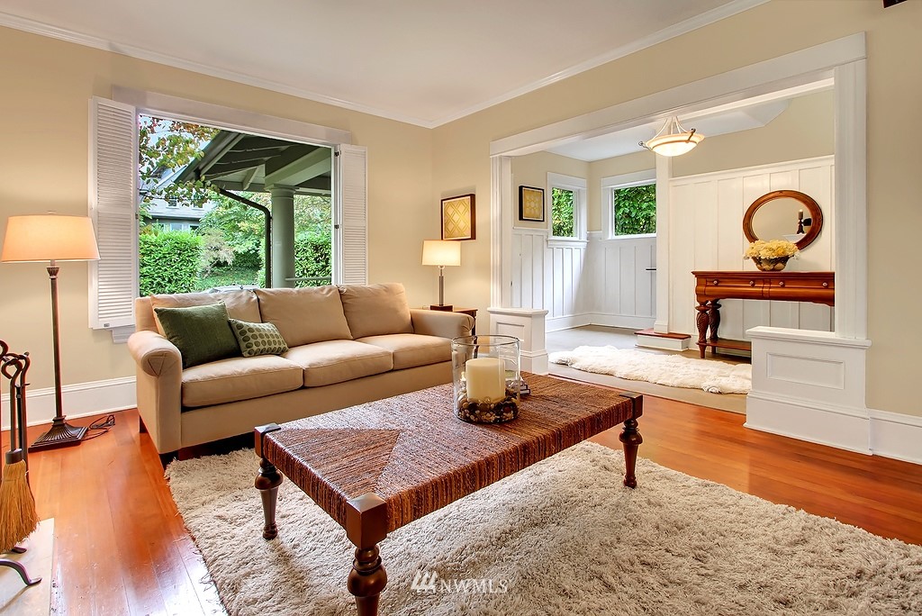 906 18th Avenue East Seattle, WA 98112 - Photo 4 of 15