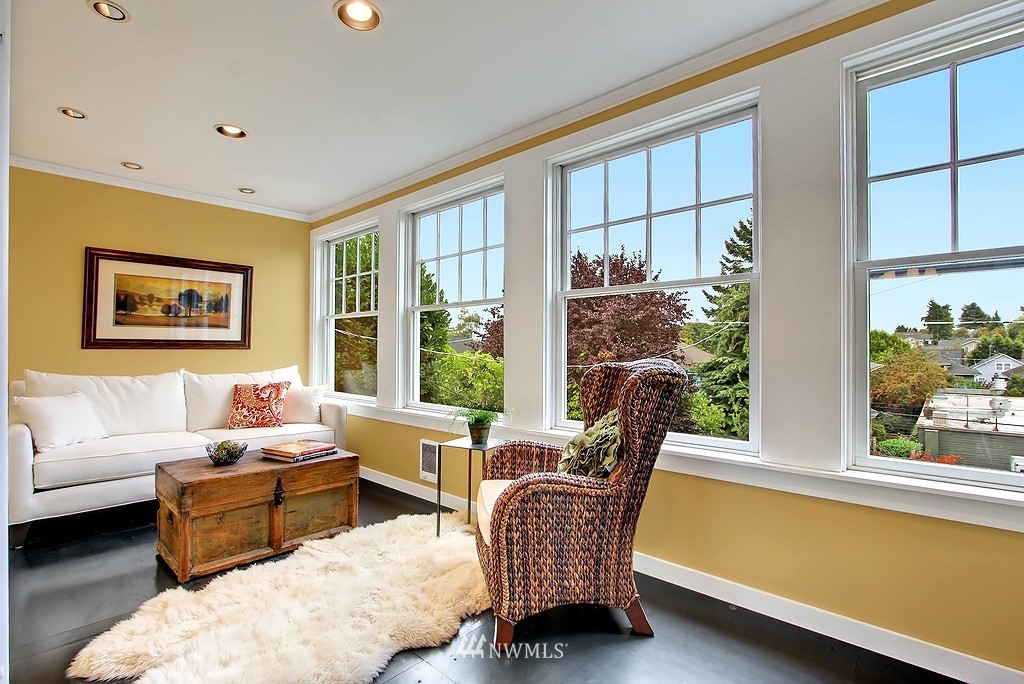 906 18th Avenue East Seattle, WA 98112 - Photo 5 of 15