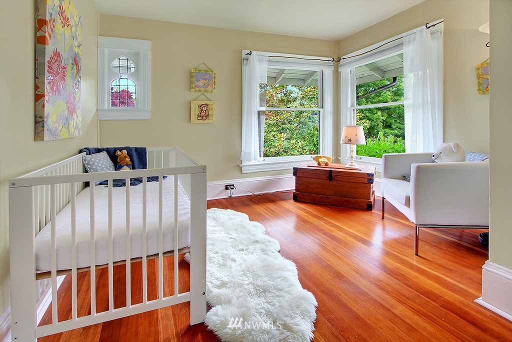 906 18th Avenue East Seattle, WA 98112 - Photo 8 of 15