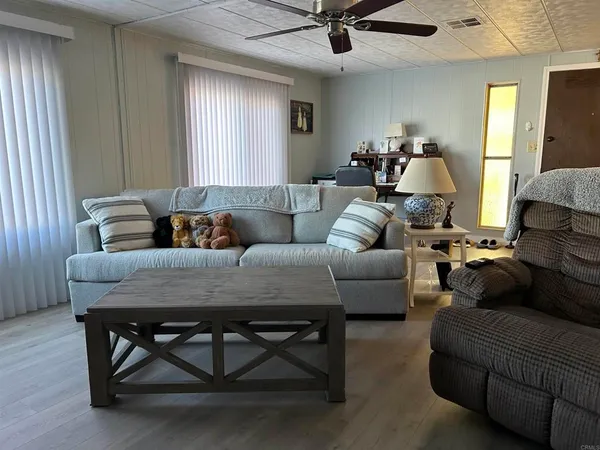 $335,000 | 1506 Oak Drive, Unit 22, Vista, CA 92084