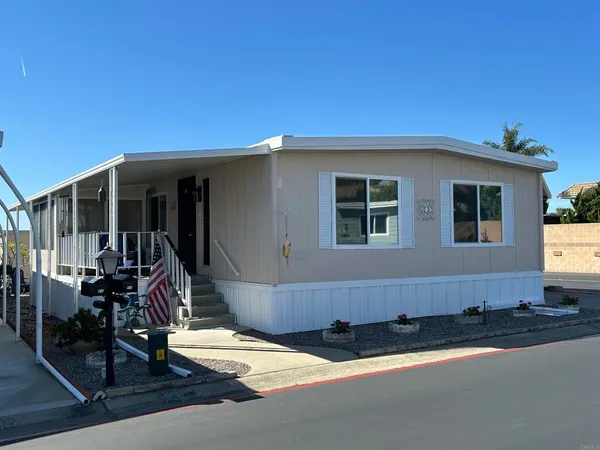 $335,000 | 1506 Oak Drive, Unit 22, Vista, CA 92084