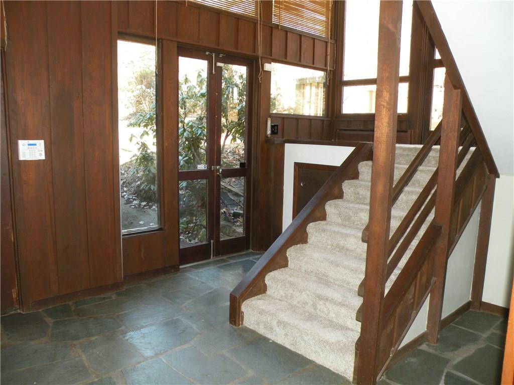 110 Colwyn Road Pittsburgh, PA 15237 - Photo 5 of 23 Two Story Entry