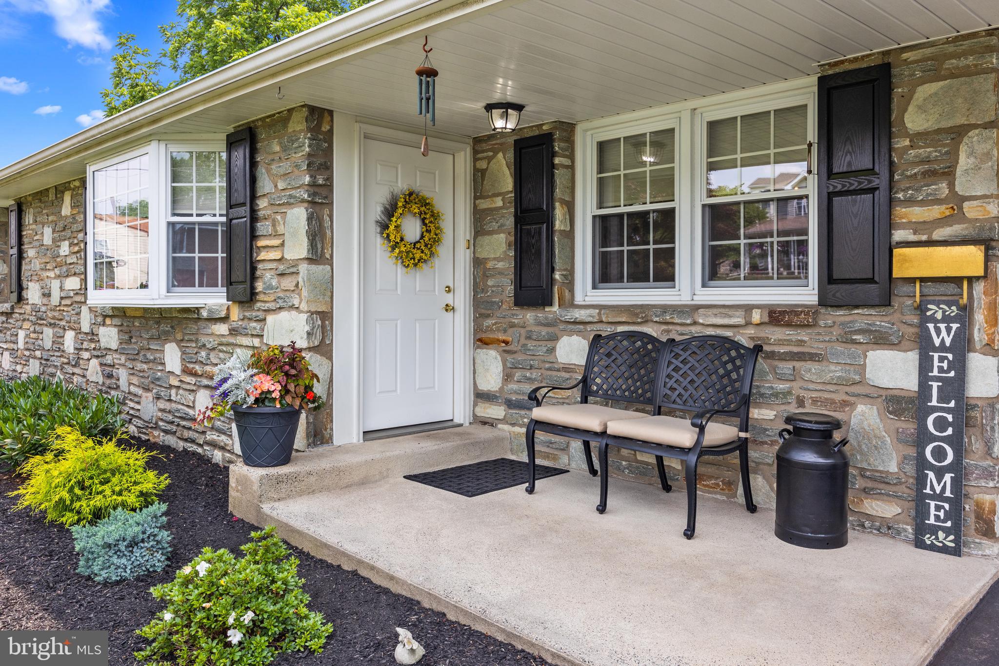 772 Meadow Drive Warminster, PA 18974 - Photo 2 of 39