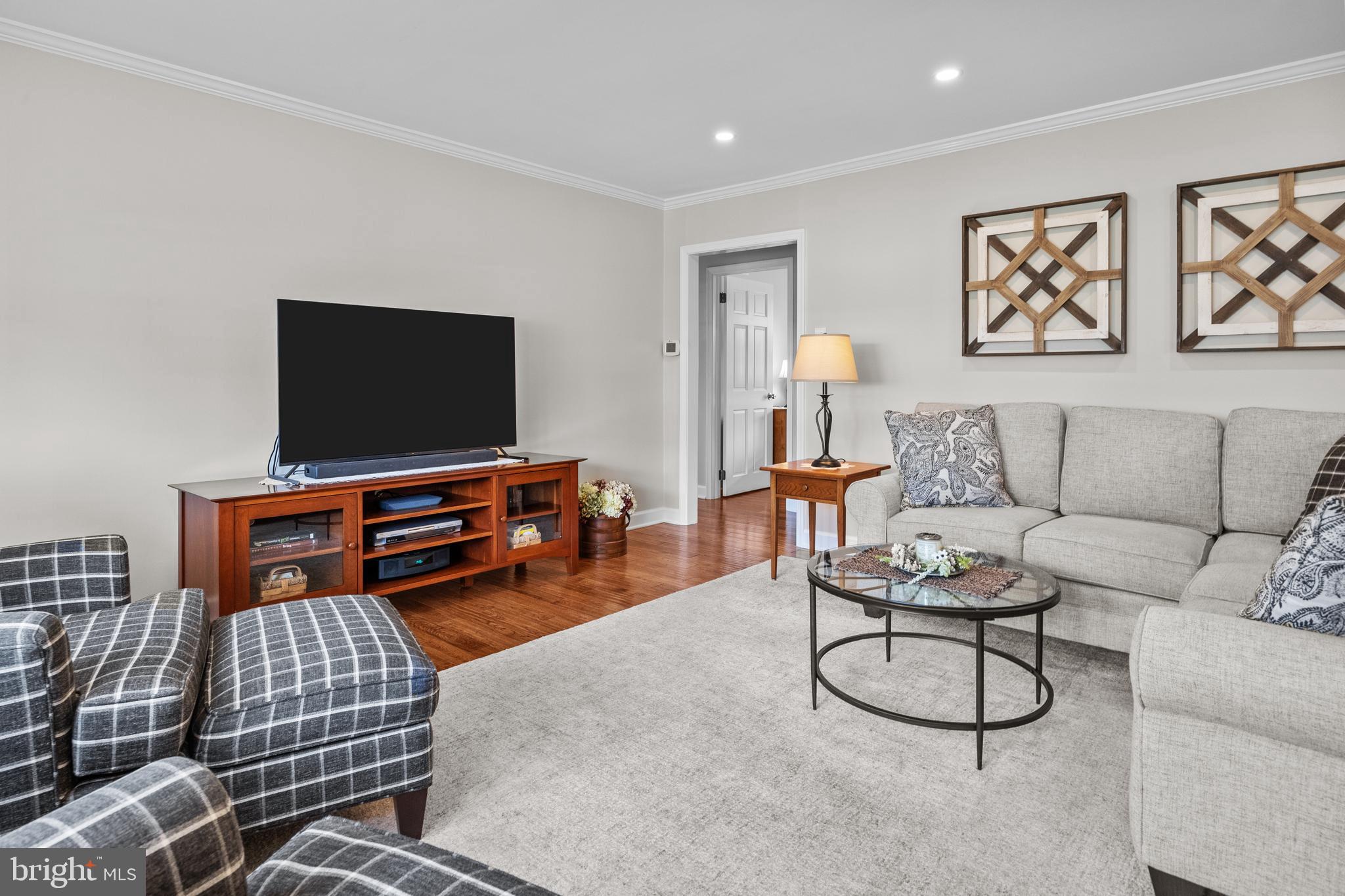 772 Meadow Drive Warminster, PA 18974 - Photo 4 of 39