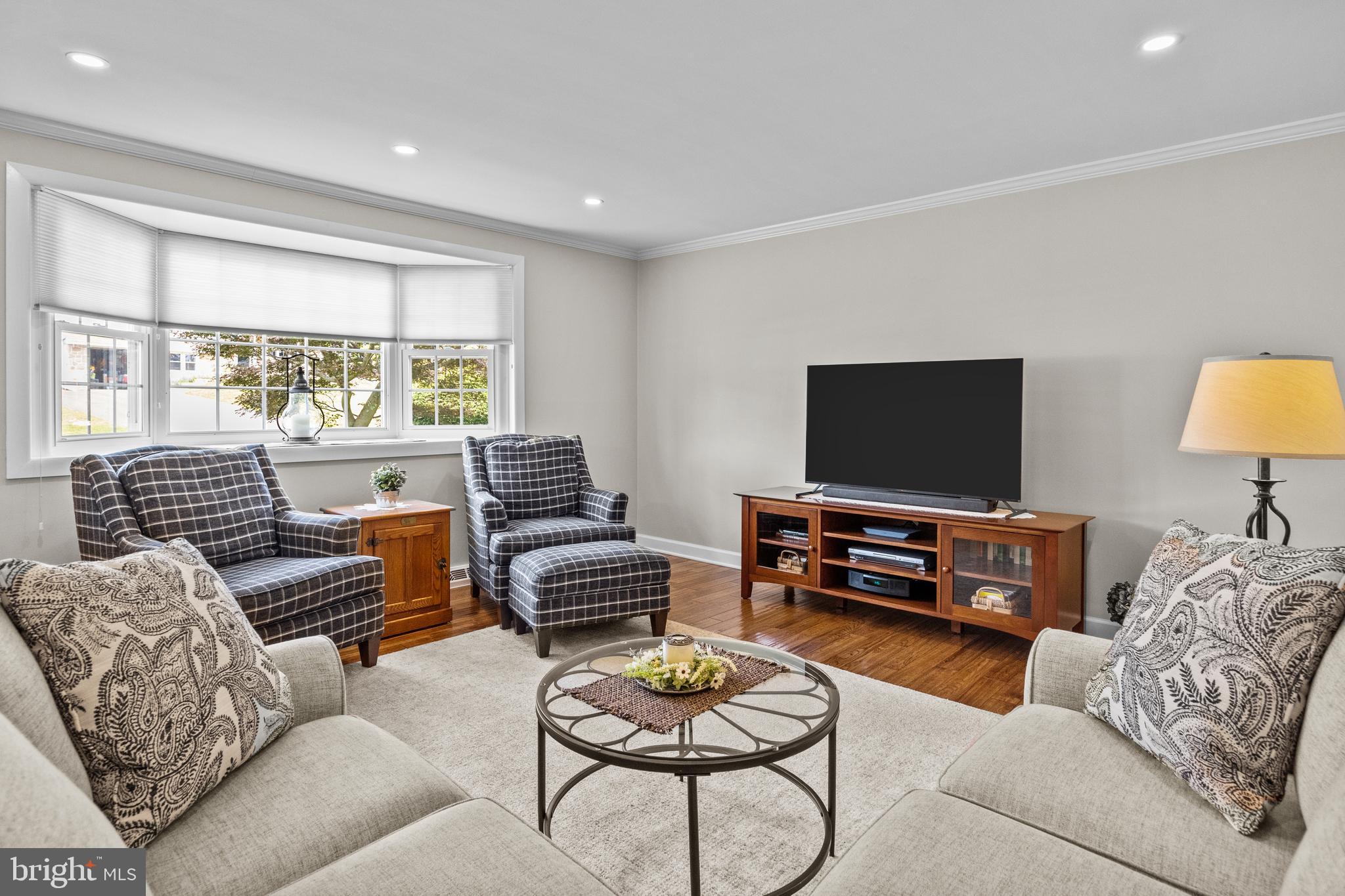 772 Meadow Drive Warminster, PA 18974 - Photo 5 of 39