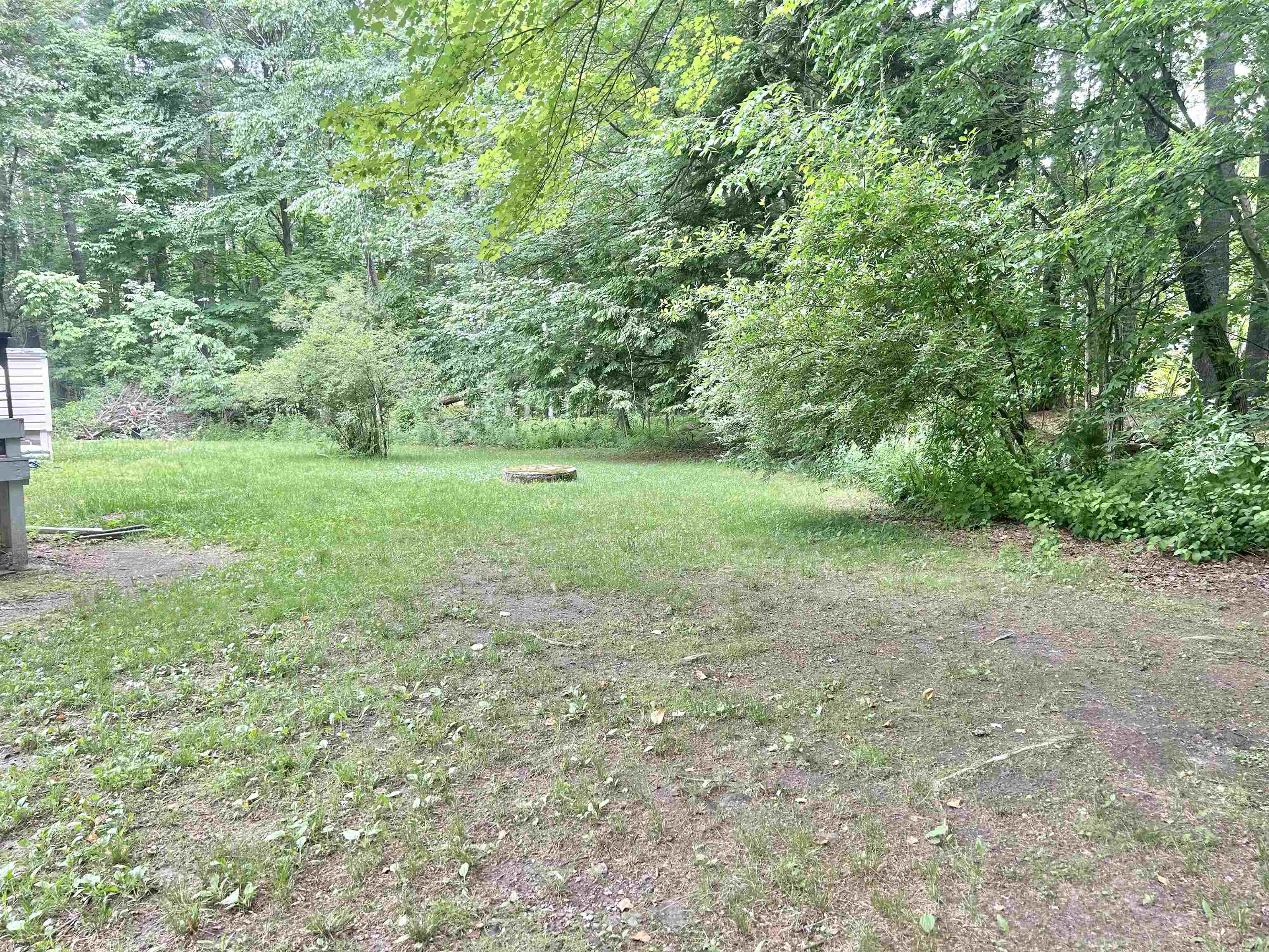 8 Hardy Road Hudson, NH 03051 - Photo 2 of 9