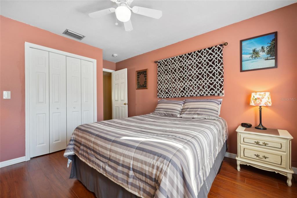 2101 Sunset Point Road, Unit 1102 Clearwater, FL 33765 - Photo 18 of 27 Guest bedroom
