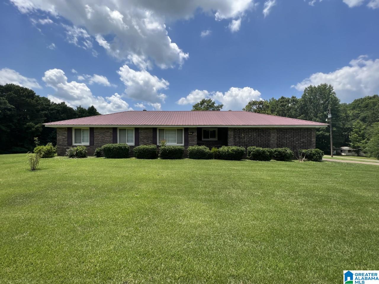 910 Chestnut Street Roanoke, AL 36274 - Photo 1 of 16