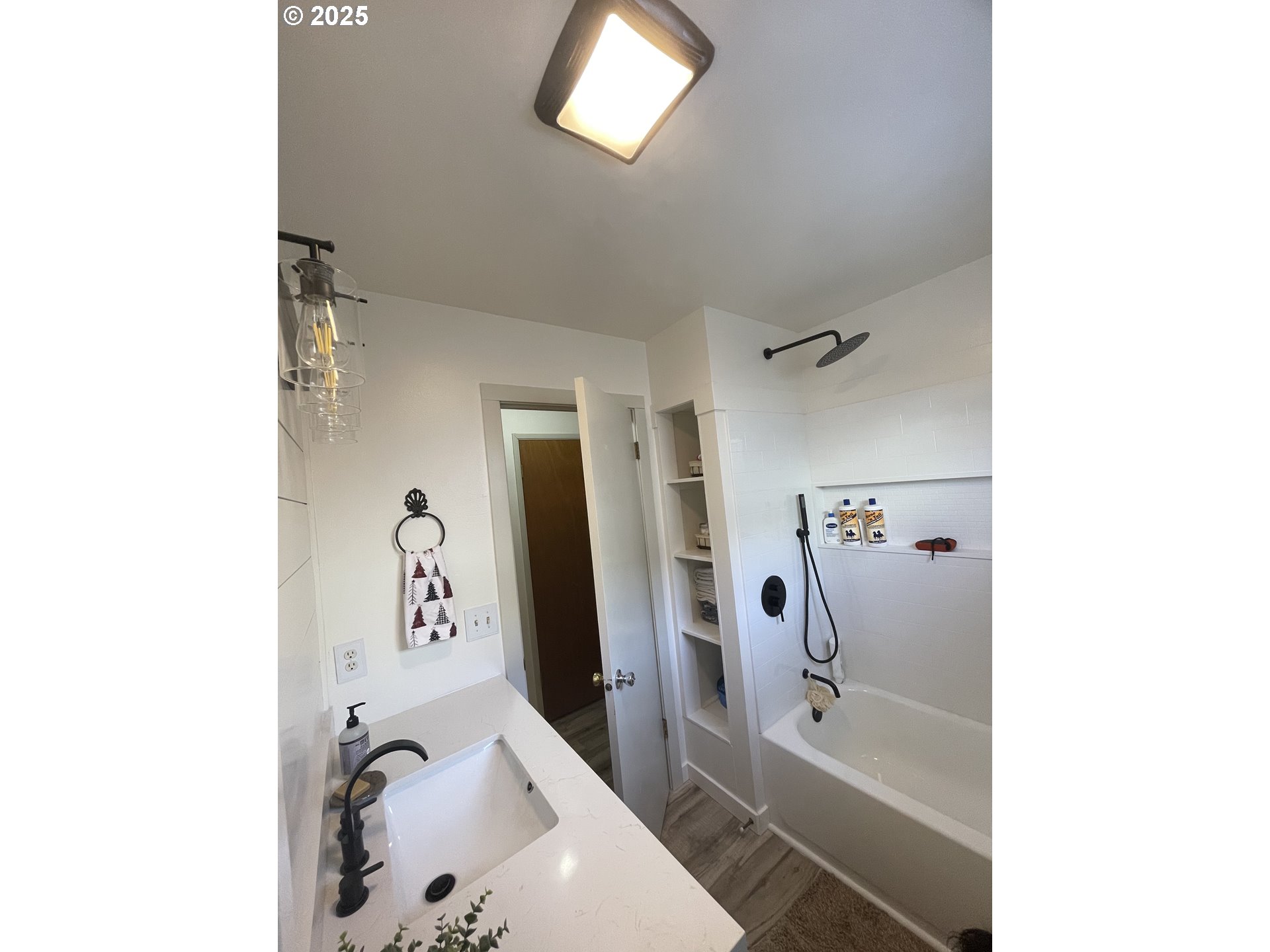 475 Burnham Avenue Maupin, OR 97037 - Photo 12 of 29