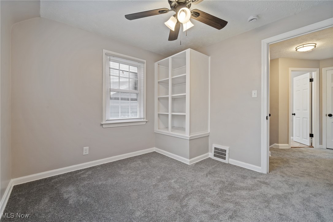 904 Elbon Road Cleveland, OH 44121 - Photo 27 of 49
