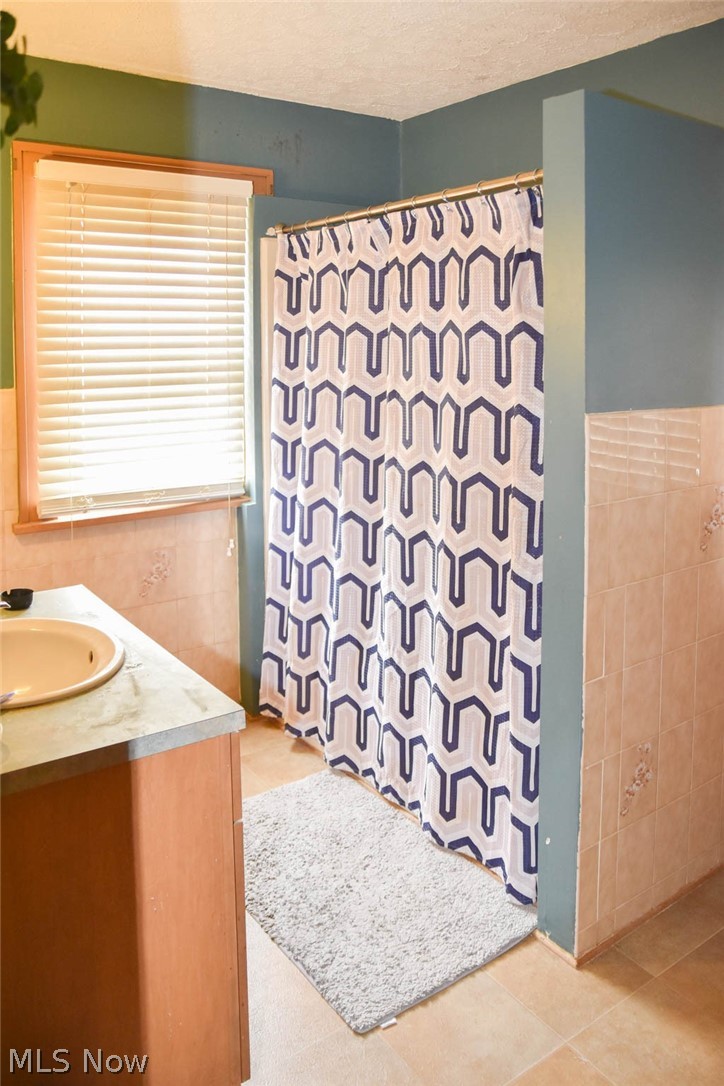 2418 Ada Place Northwest Canton, OH 44708 - Photo 10 of 14 Full Bath