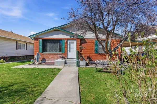 $484,000 | 215 17th Avenue South, Nampa, ID 83651