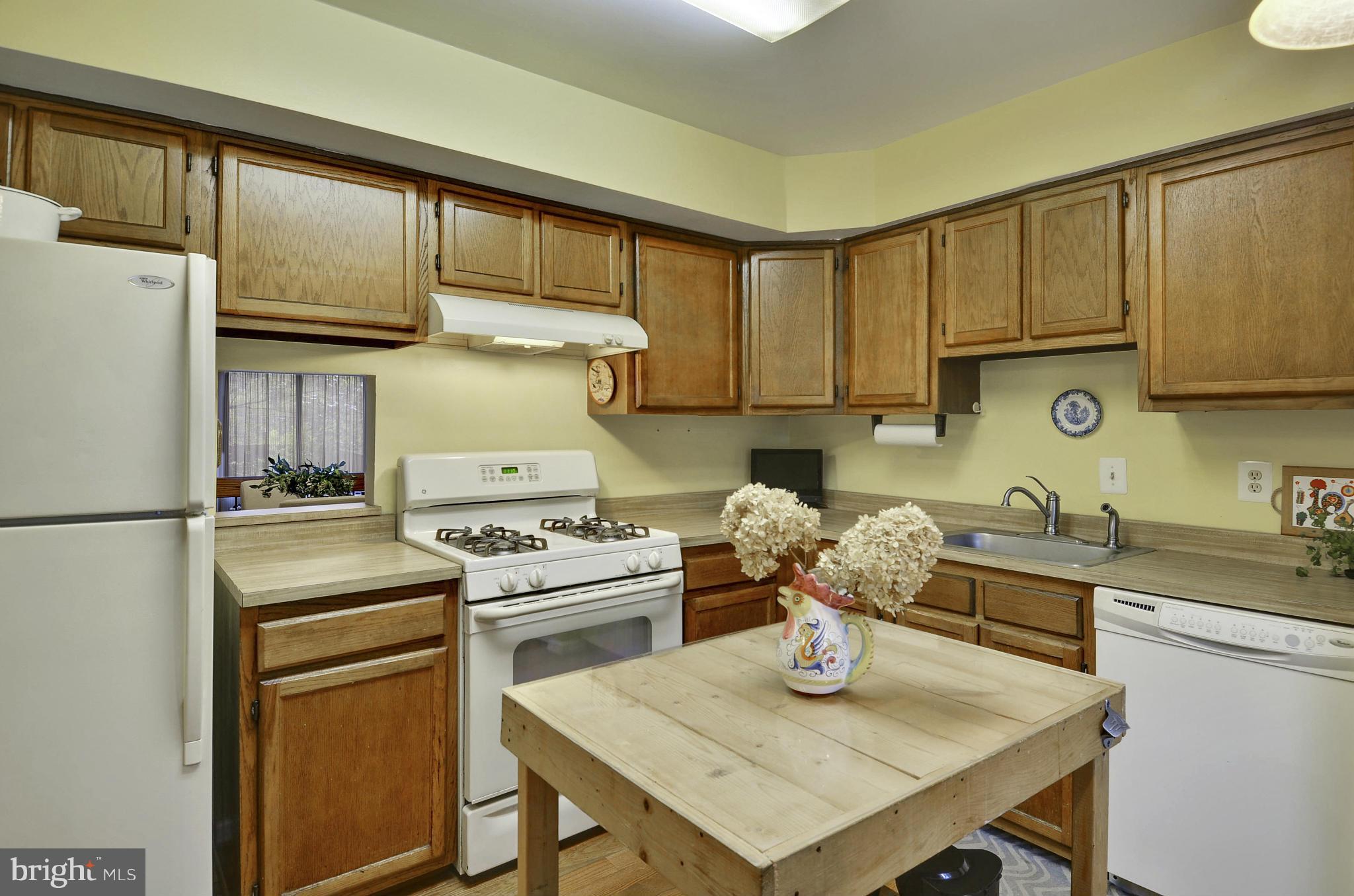 3722 Nimitz Road Kensington, MD 20895 - Photo 8 of 27 Kitchen