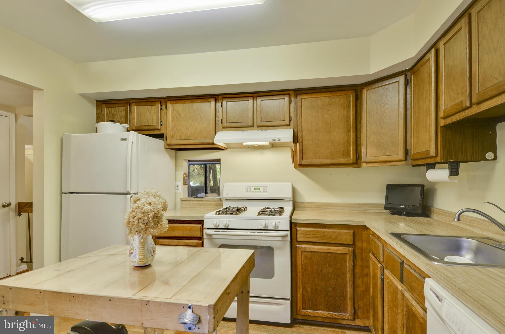 3722 Nimitz Road Kensington, MD 20895 - Photo 9 of 27 Kitchen