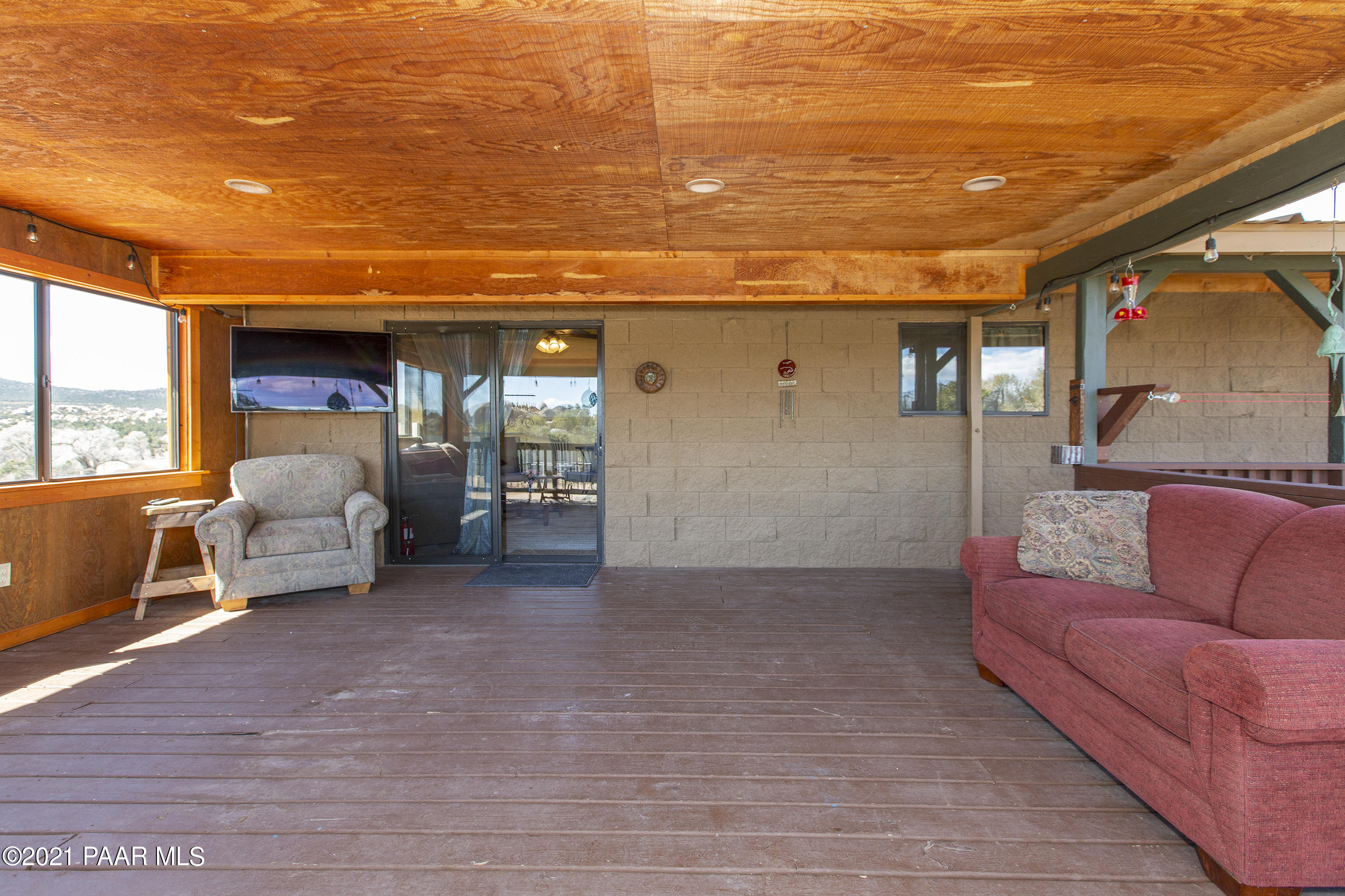 4560 West Old Stage Road Prescott, AZ 86305 - Photo 6 of 32 Covered Deck to front entrance of reside