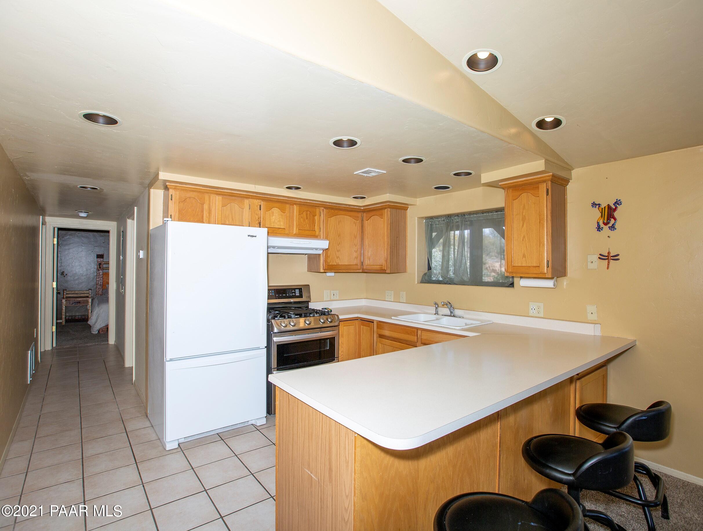 4560 West Old Stage Road Prescott, AZ 86305 - Photo 10 of 32 kitchen
