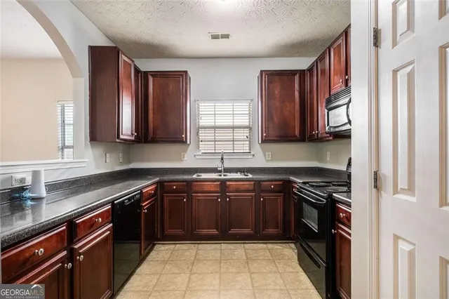 $2,000 | 11151 Aliyah Drive, Hampton, GA 30228