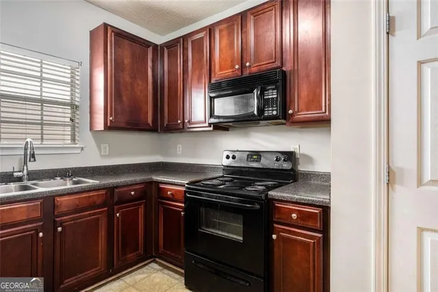 $2,000 | 11151 Aliyah Drive, Hampton, GA 30228