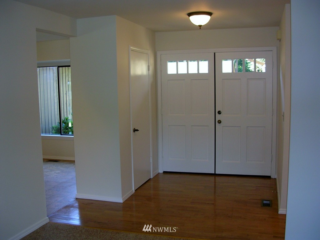 15803 Southeast 143rd Street Renton, WA 98059 - Photo 4 of 13 Gallery Image 4