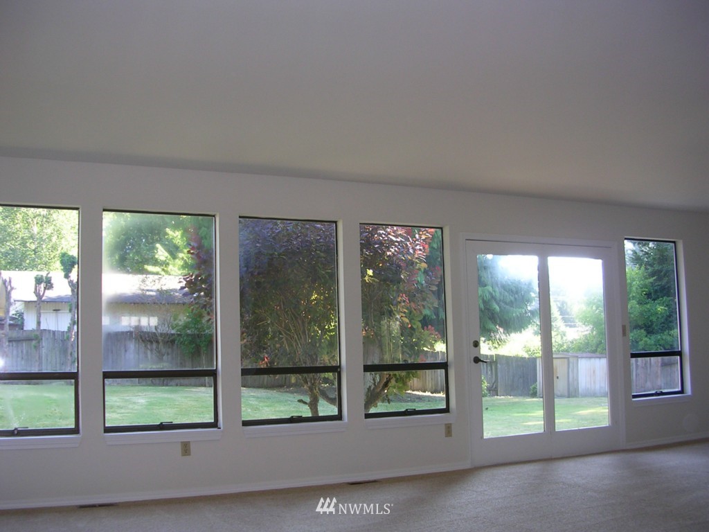 15803 Southeast 143rd Street Renton, WA 98059 - Photo 9 of 13 Gallery Image 9