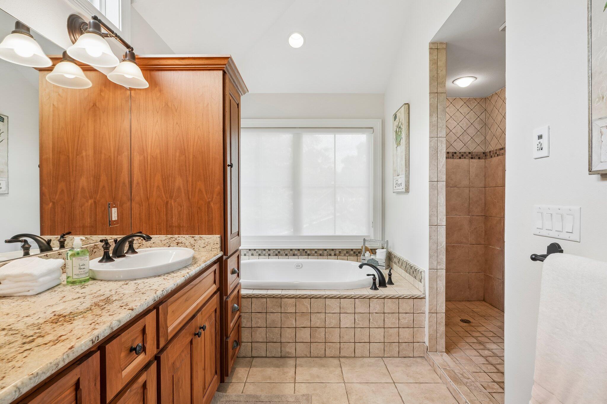 W343N6293 South Bayview Road Oconomowoc, WI 53066 - Photo 62 of 104 Soaking tub in Primary bath