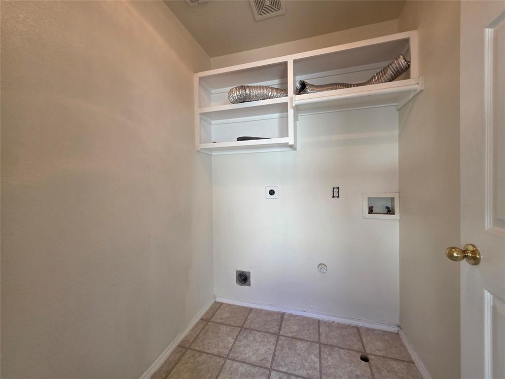 5413 Redwater Court The Colony, TX 75056 - Photo 27 of 40 a view of closet
