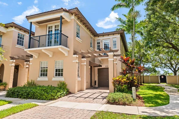 $575,000 | 4422 Morgan Lane, Unit 119, Davie, FL 33328