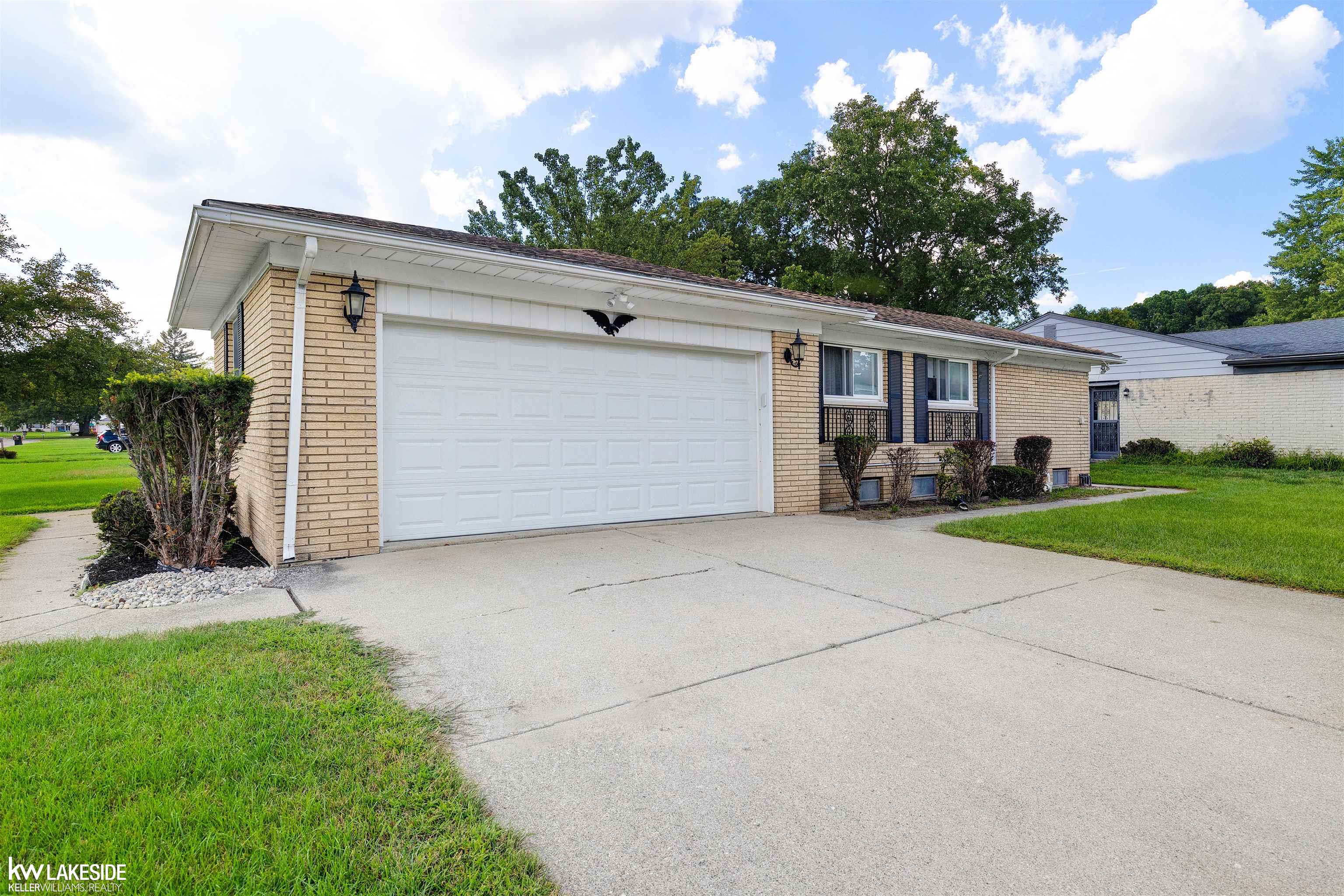 24080 Rockingham Street Southfield, MI 48033 - Photo 19 of 20