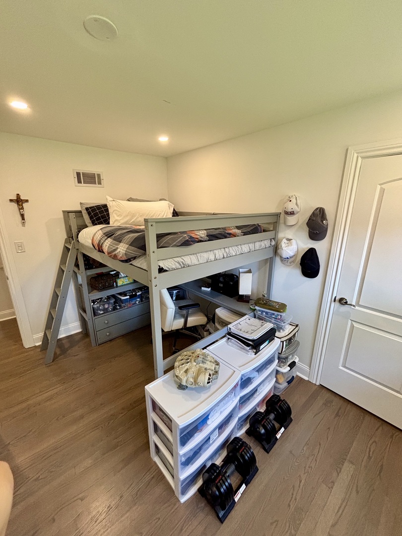 1237 Heatherfield Lane Glenview, IL 60025 - Photo 19 of 33 a living room with furniture and a table