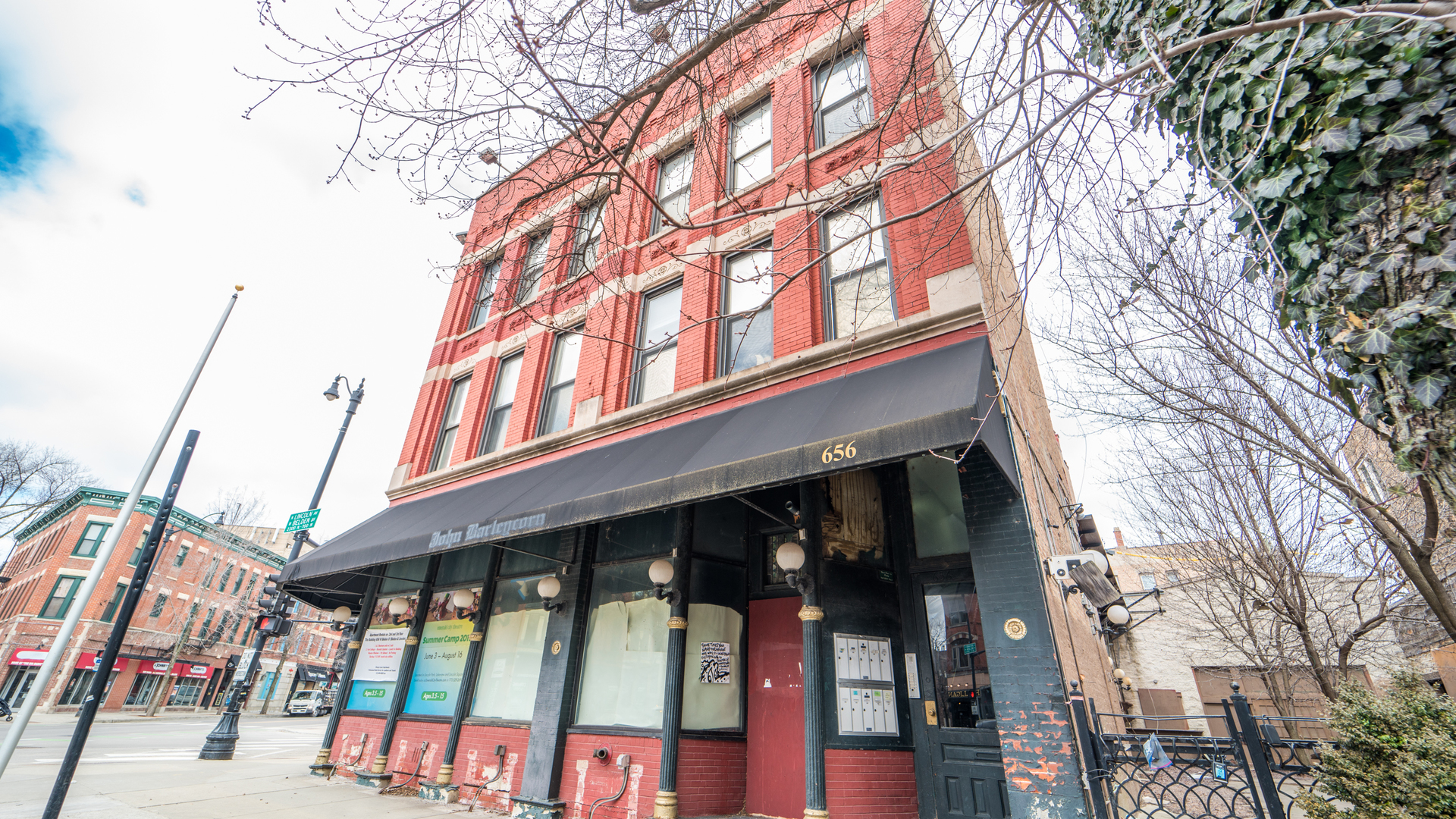 656 West Belden Avenue, Unit 202 Chicago, IL 60614 - Photo 2 of 14 a view of a building with a large windows