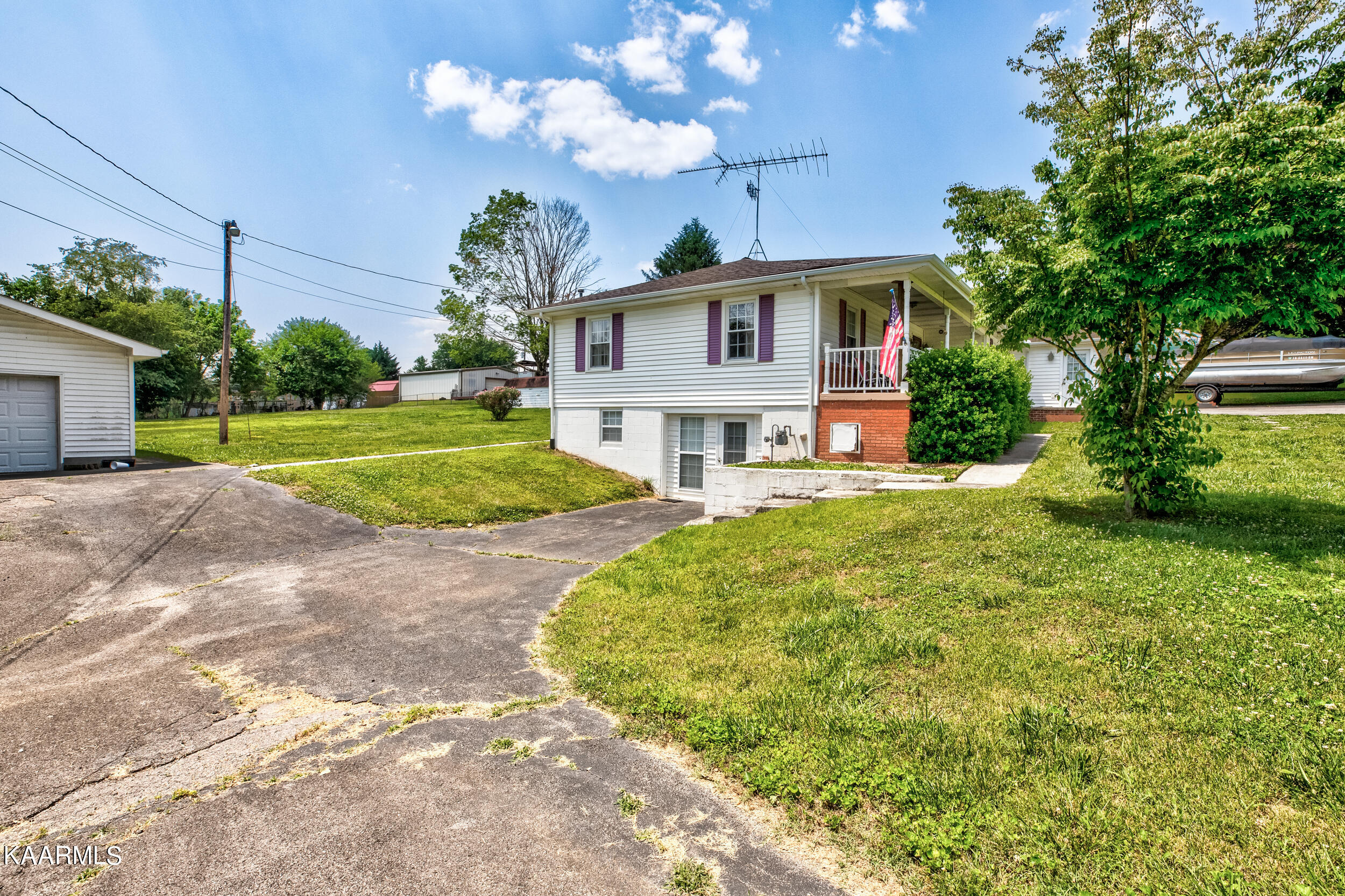 155 Butter And Egg Road Jacksboro, TN 37757 - Photo 40 of 49 155 Butter and Egg-4