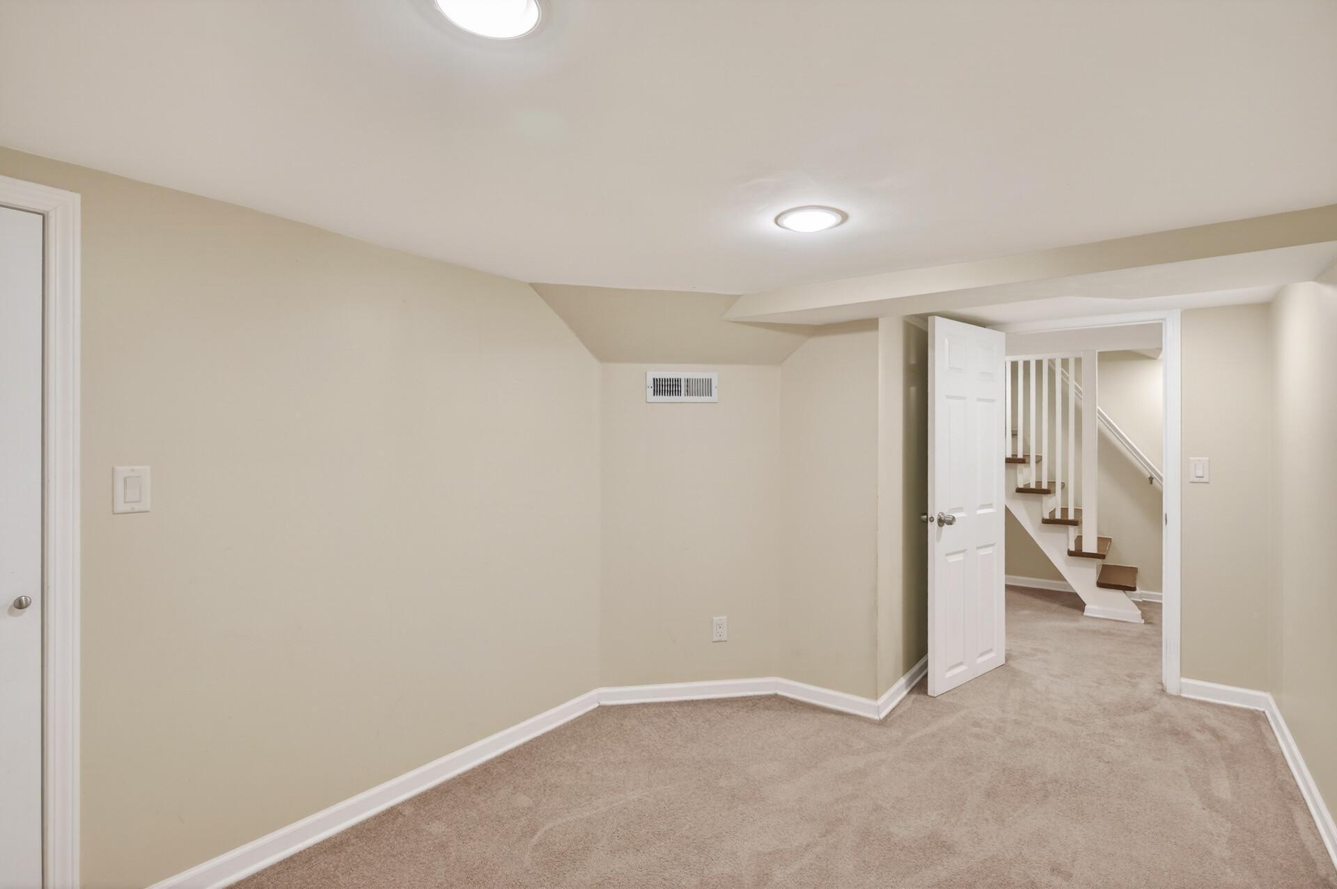 4630 7th Street Northeast Columbia Heights, MN 55421 - Photo 19 of 31