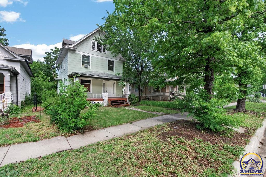 1607 Southwest Buchanan Street Topeka, KS 66604 - Photo 2 of 34