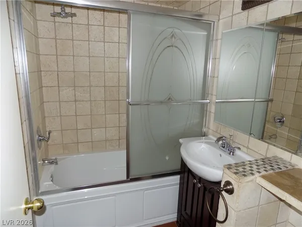 $2,199 | 300 Magnolia Arbor Street, Las Vegas, NV 89144