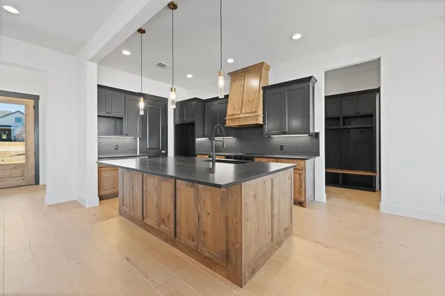 $547,500 | 417 Collum View, Azle, TX 76020