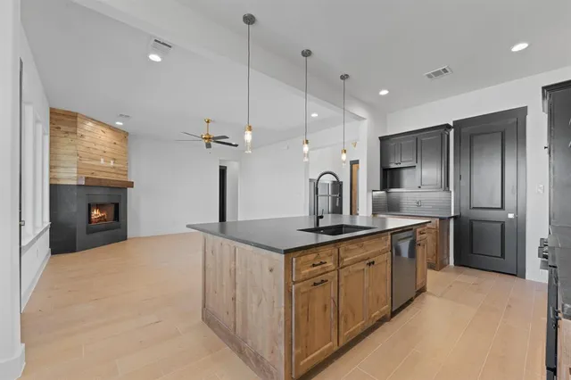 $547,500 | 417 Collum View, Azle, TX 76020